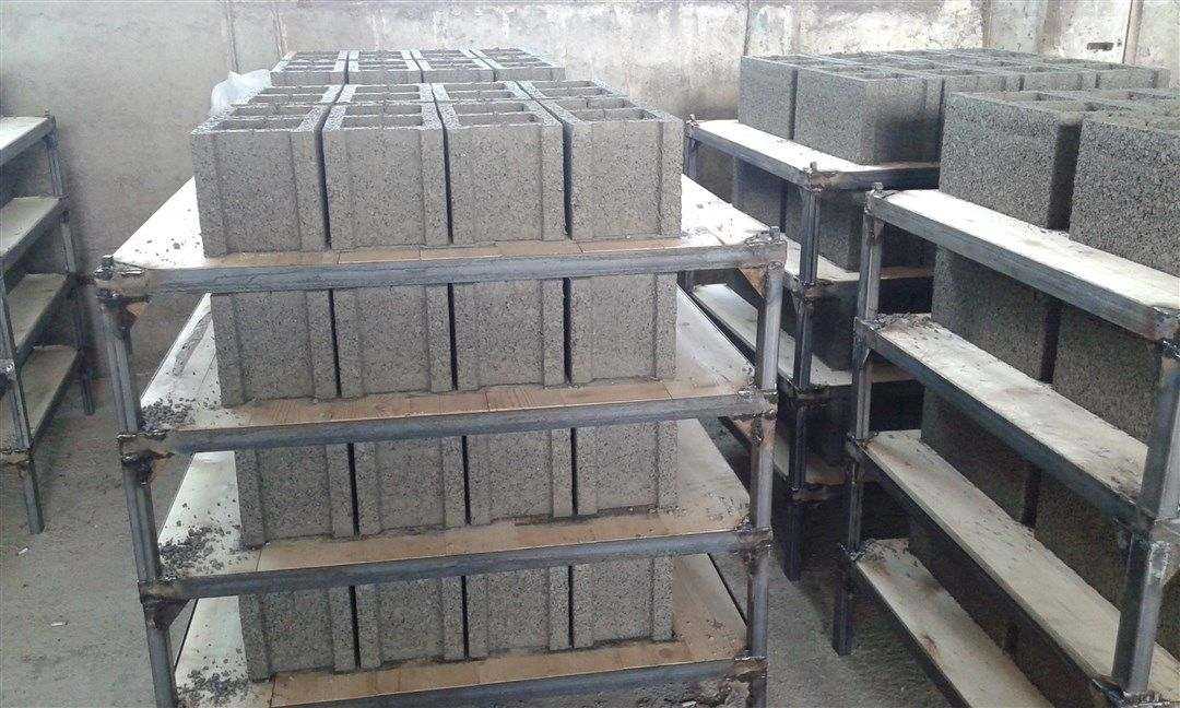 machine-parpaing, machine-pave, machine-bordure