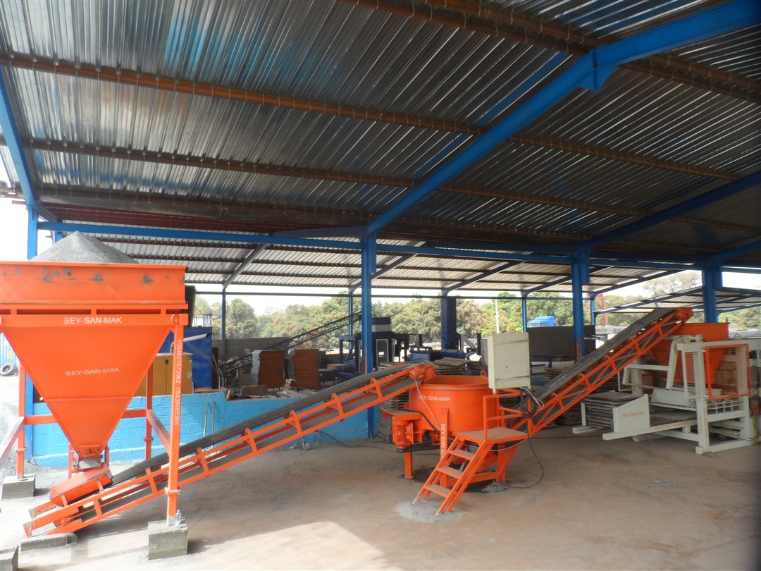 Machine de Blocs de Béton, Machine a Parpaing Automatique, Machine Bloc Beton Occasion, Machine a Parpaing Prix, Machine à Bloc de Pavé