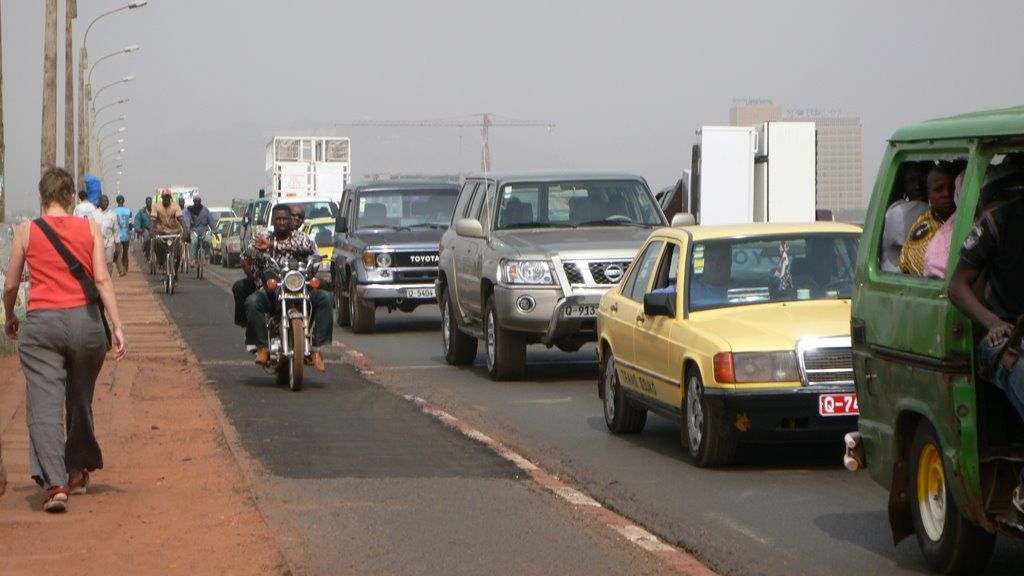 Une-rue-de-Bamako.jpg