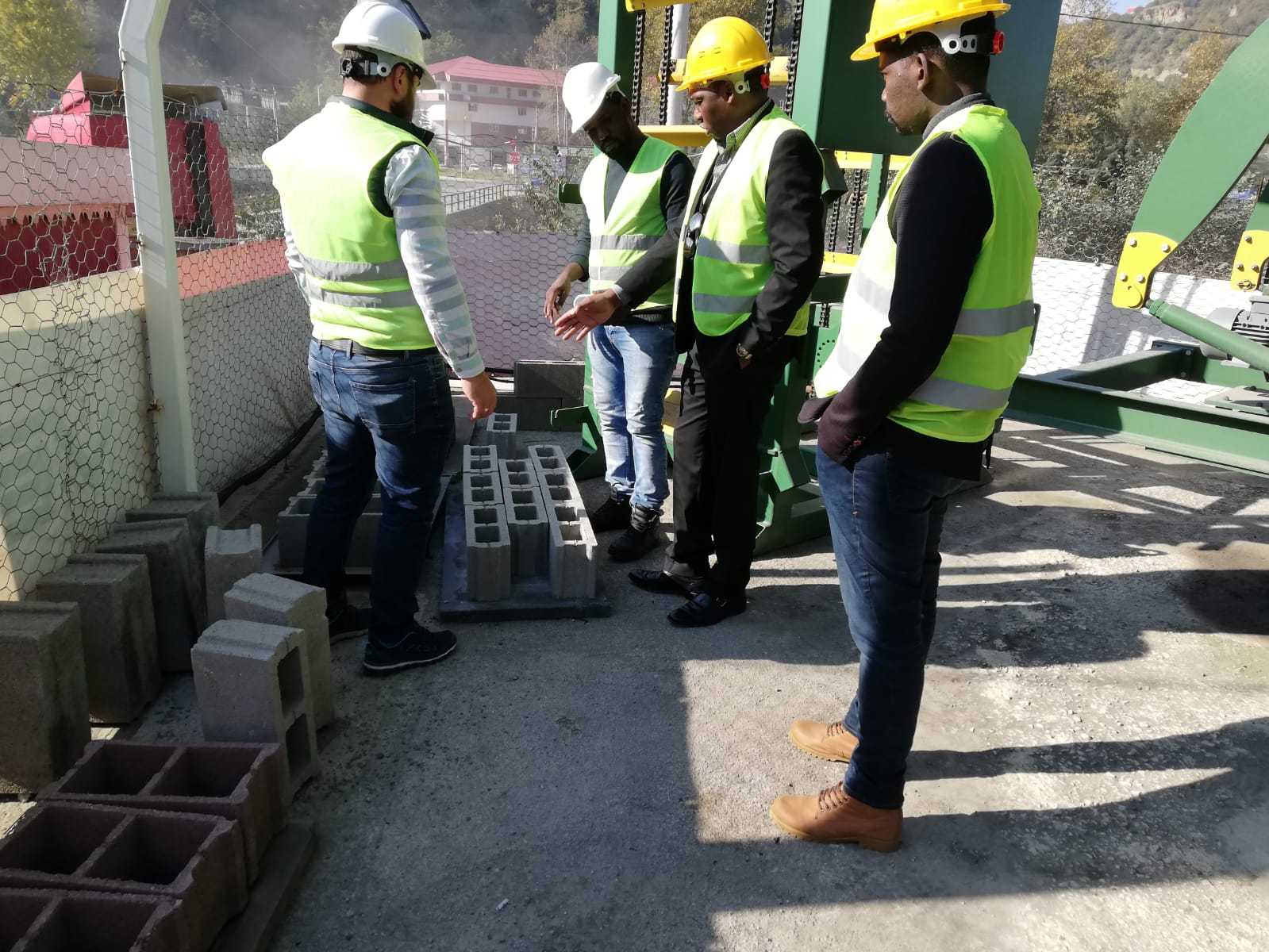 visite-de-notre-client-machine-compact-3