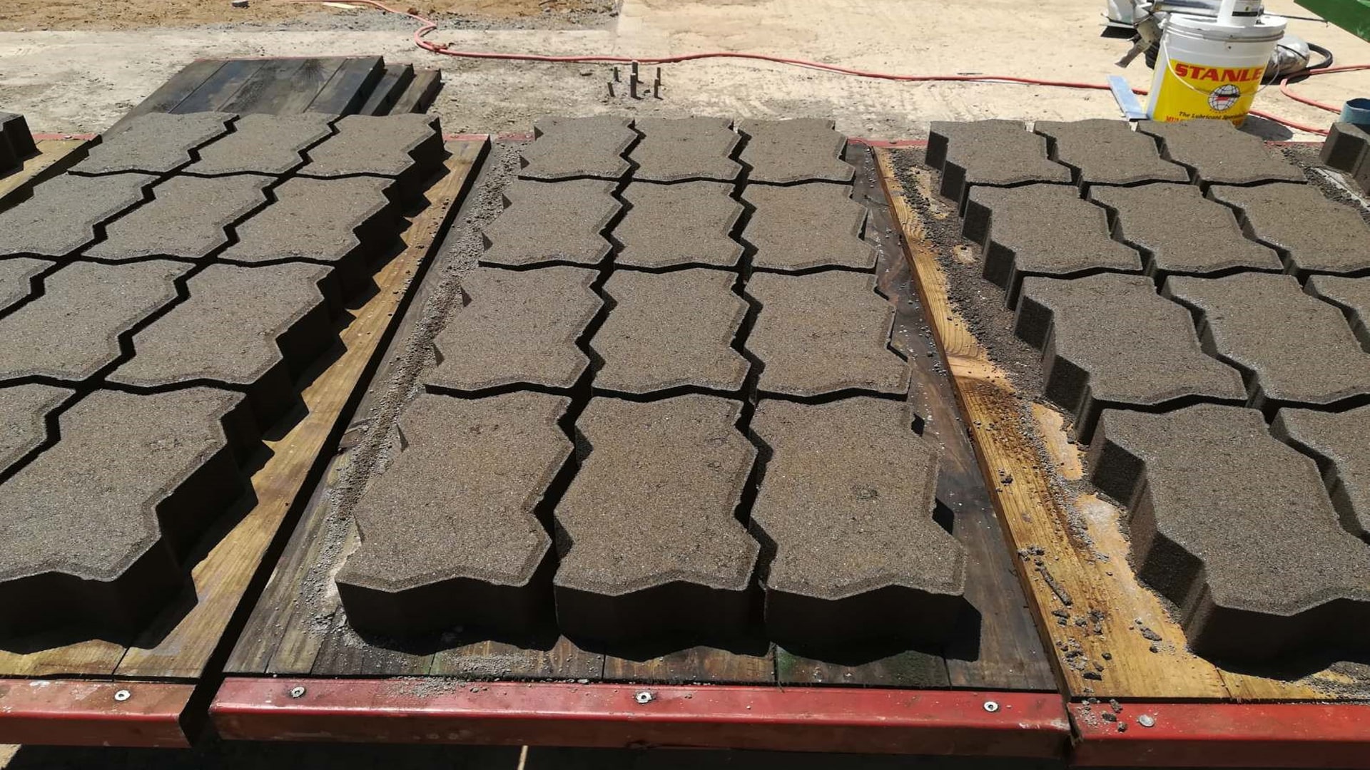 avantages_des_pavés_en_béton_autobloquants_machine_a_pavé_05.jpg
