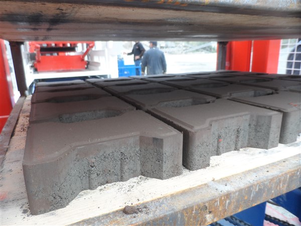 combien_coûte_une_usine_de_machine_de_pave_machine_a_parpaing_machine_a_brique_03.jpg