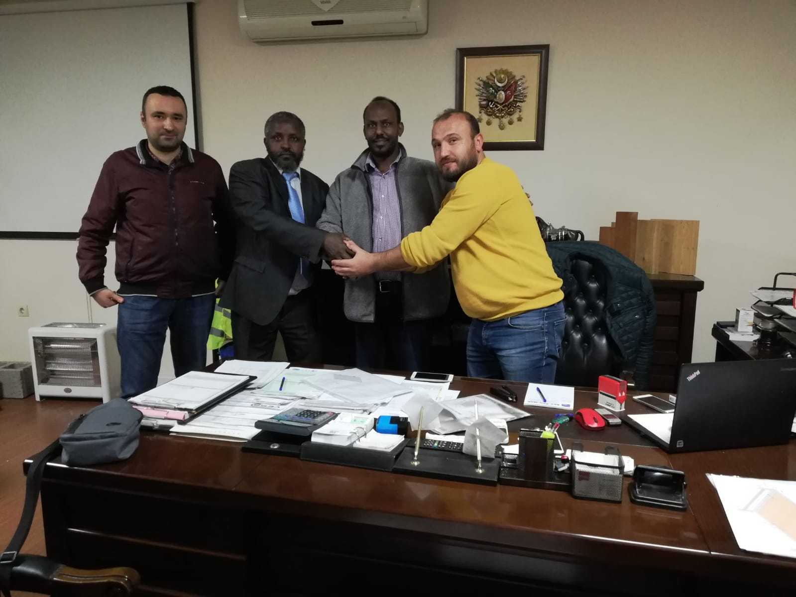 la visite de notre client somalien a l usine de fabrication de parpaing Bloc a béton en turquie 4