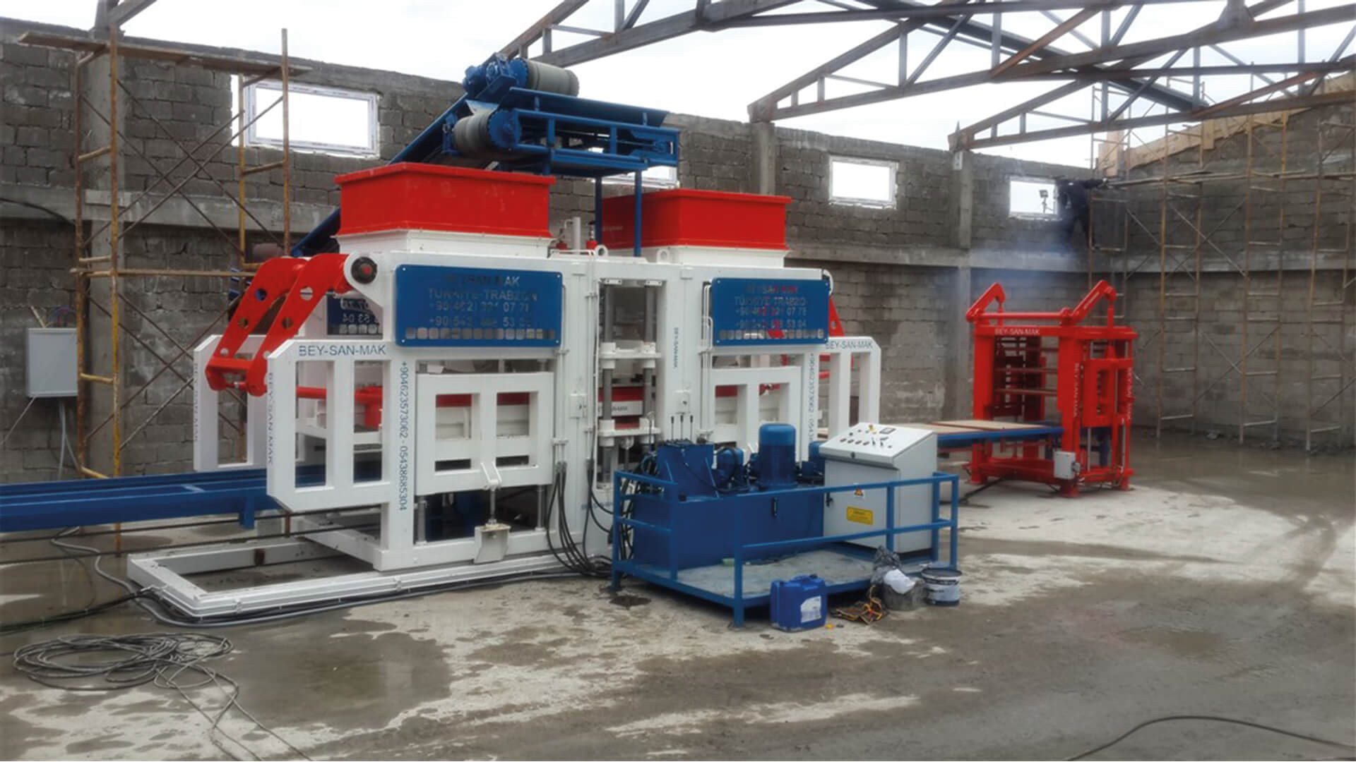 machine_de_fabrication_de_parpaing_012.jpg