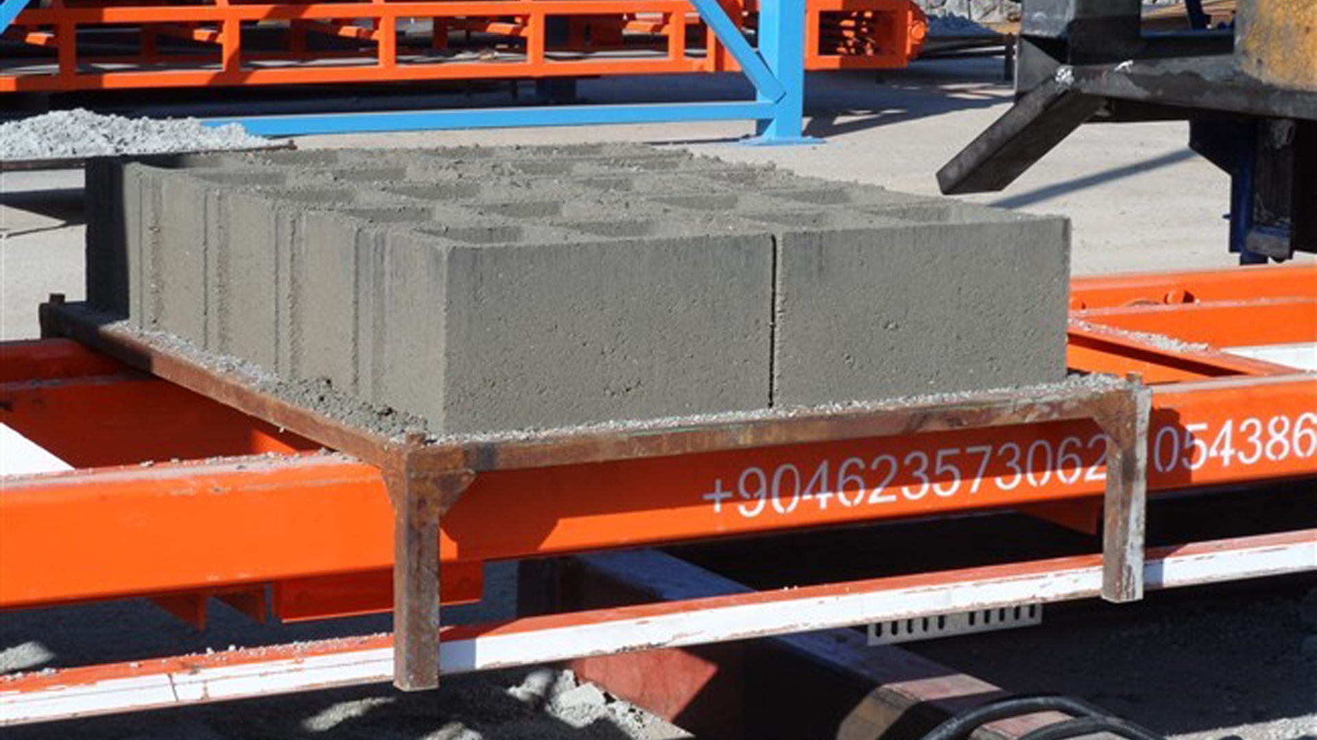 machine_de_fabrication_de_parpaing_05.jpg