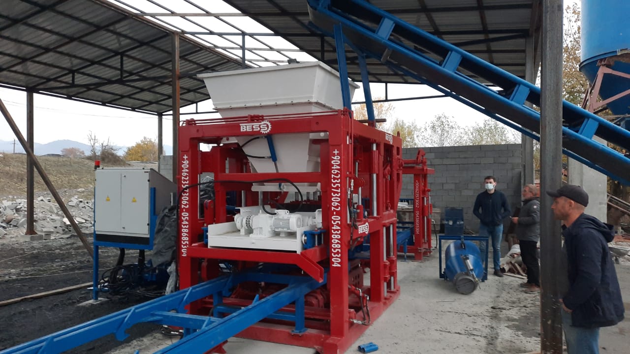 machine_de_fabrication_de_parpaing_brique_012.jpeg