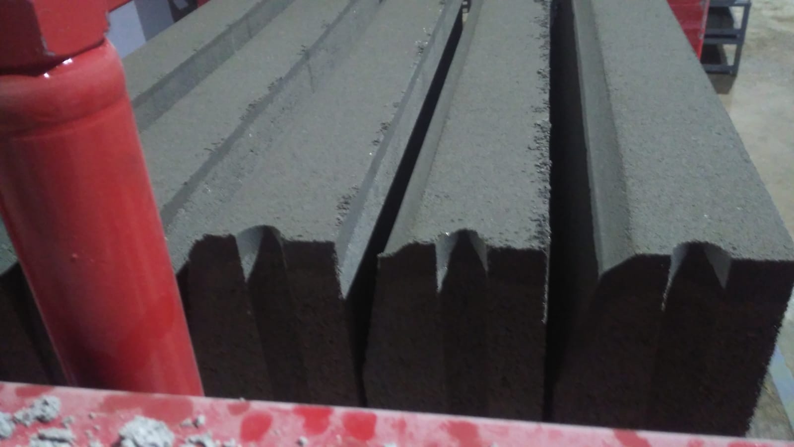 machine_à_bordure_machine_fabrication_de_bordure_en_béton_prs_402_automatique_04.jpg