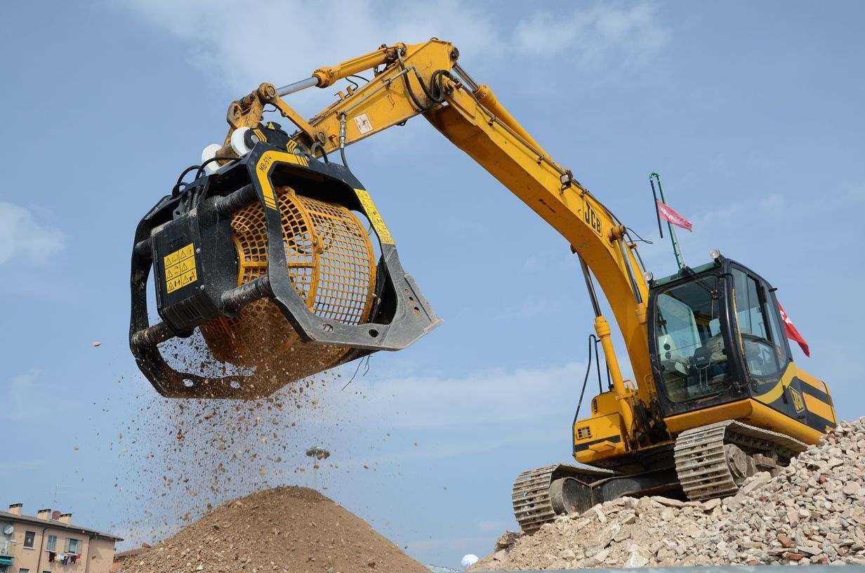 mb-crusher-en-mission-a-djibouti-basalte.jpg