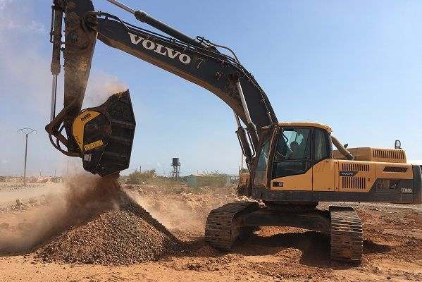 mb-crusher-en-mission-a-djibouti.jpg